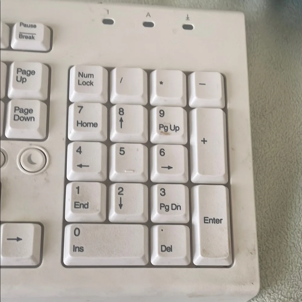 Keyboard with Numeric Keypad